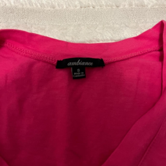 Women's Pink V-Neck Top - Picture 3 of 3